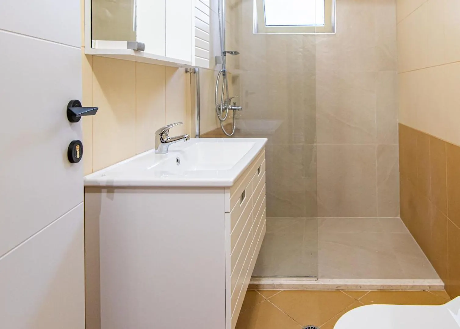 Aparthotel Eda Durrës 3*,  Albania