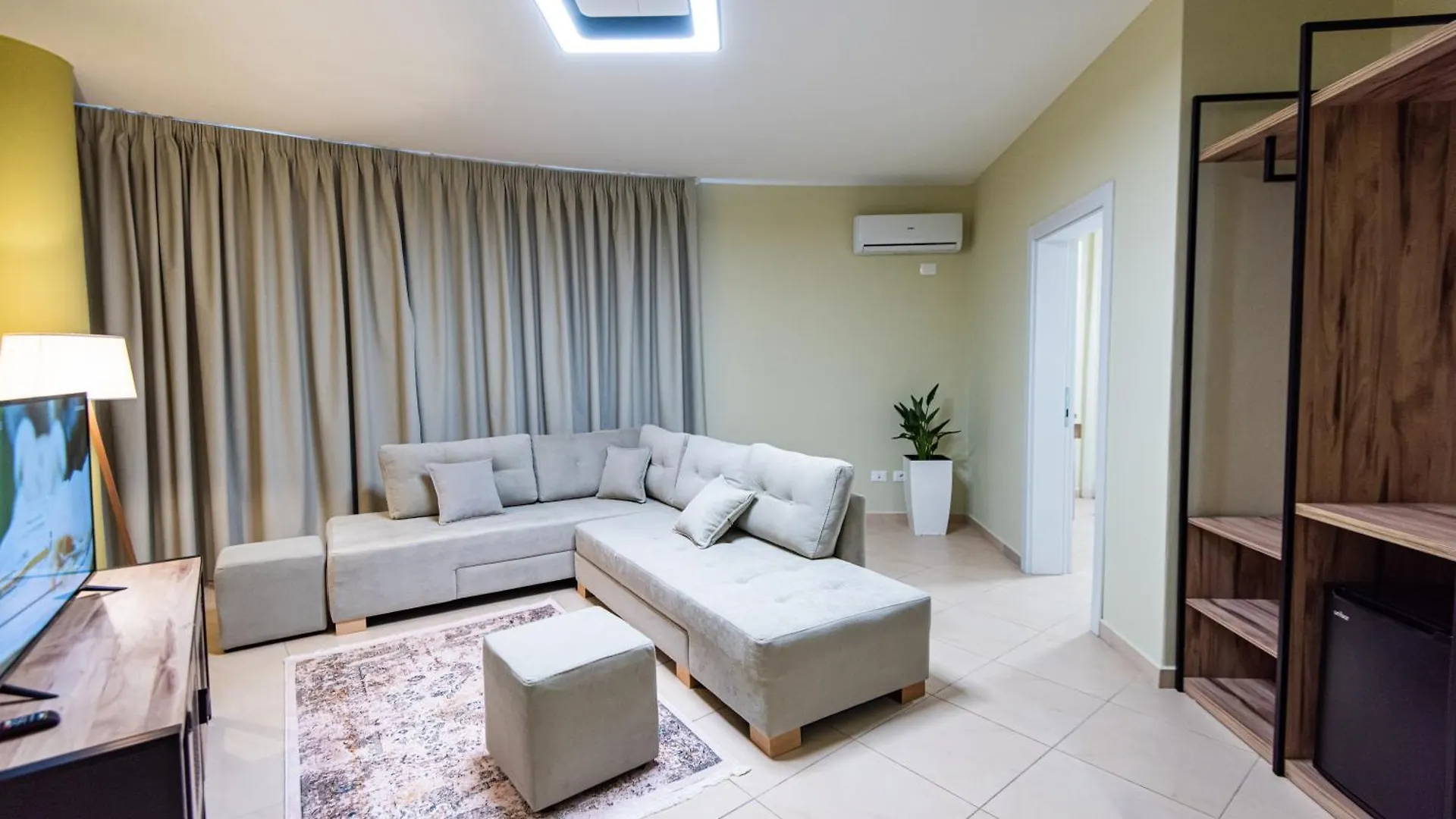 *** Hotel Aparthotel Eda Durrës Albania