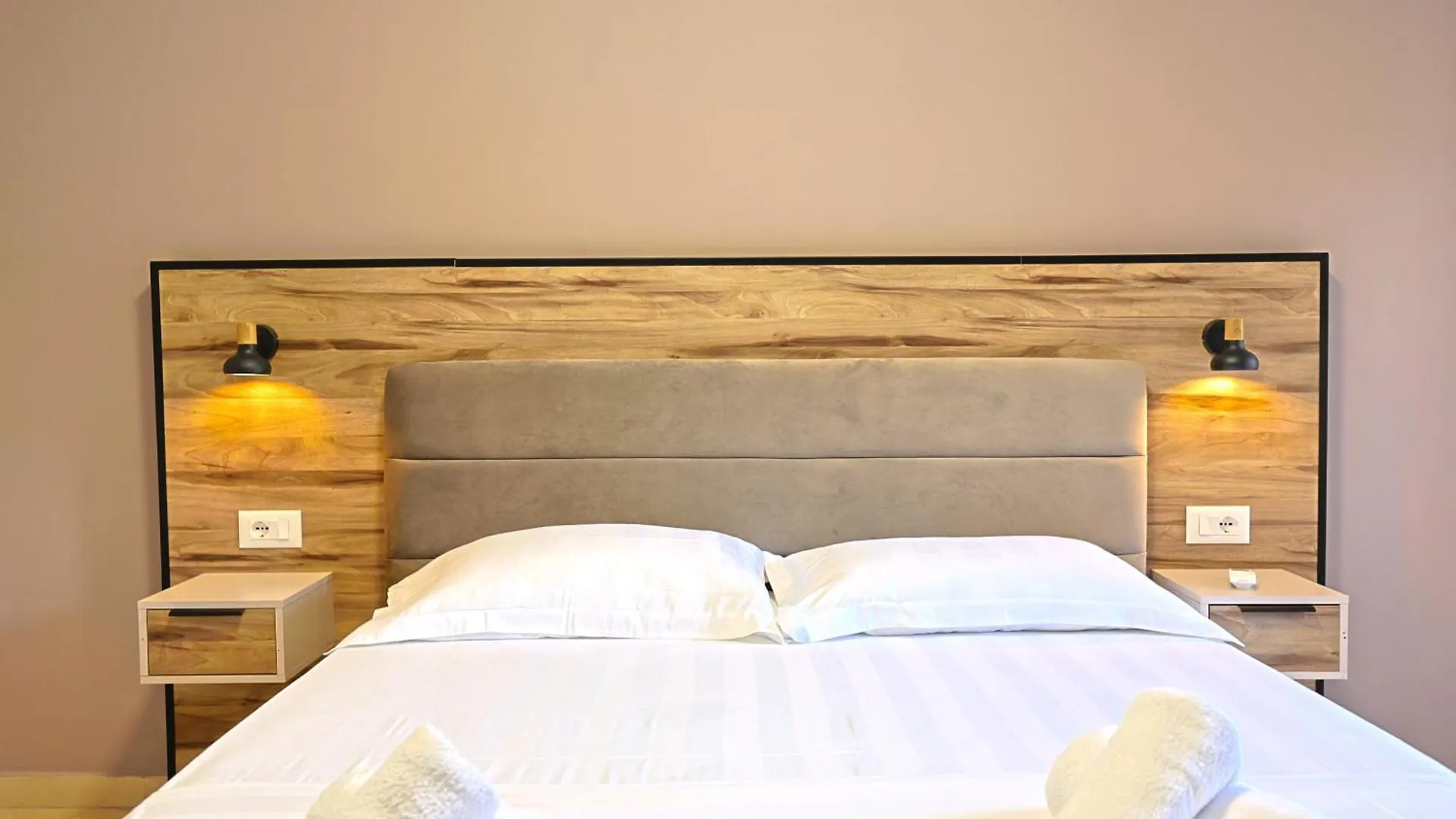 Aparthotel Eda Durrës