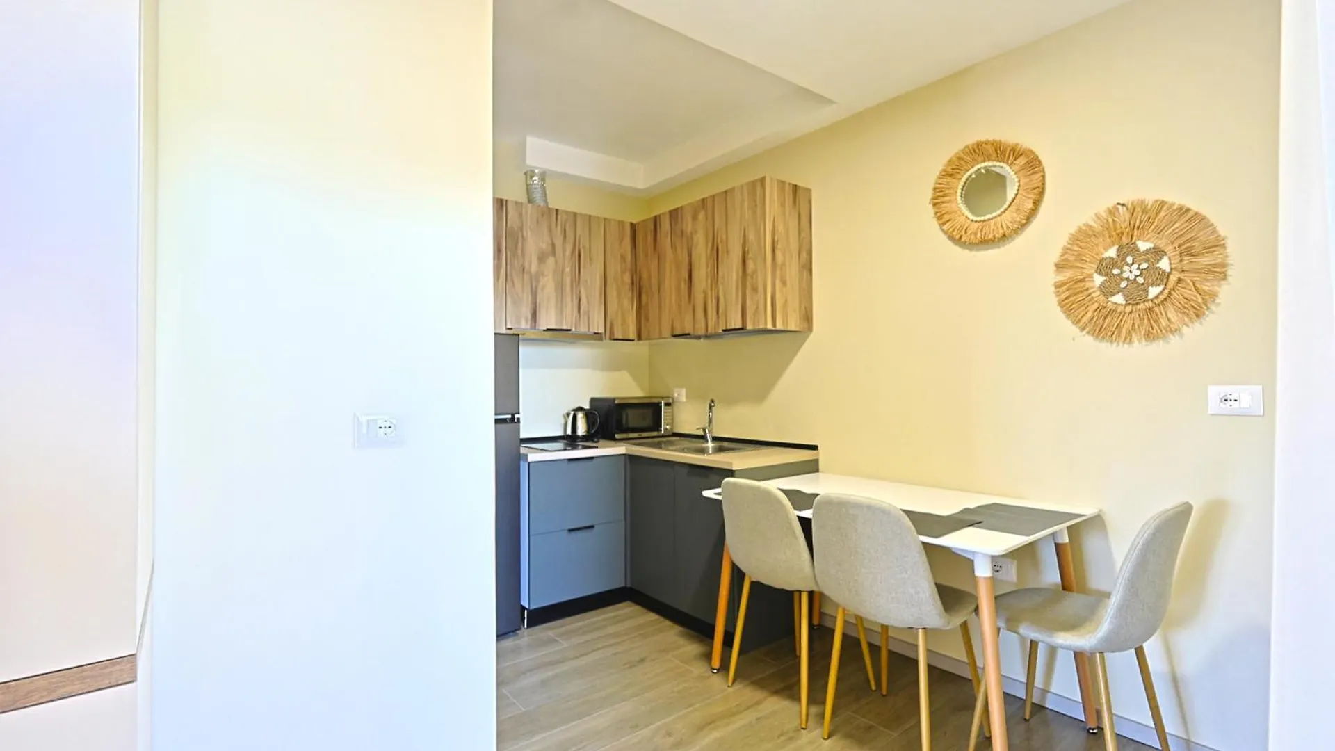 *** Hotel Aparthotel Eda Durrës Albania